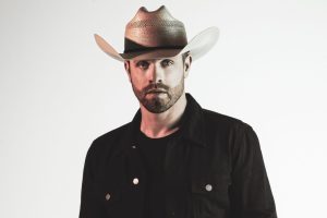 Dustin Charles Lynch